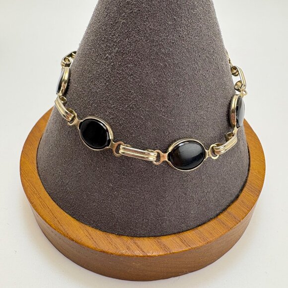 Silver Tone Black Onyx Bezel Set Station Bracelet Size 7.5" Length - Picture 2 of 10